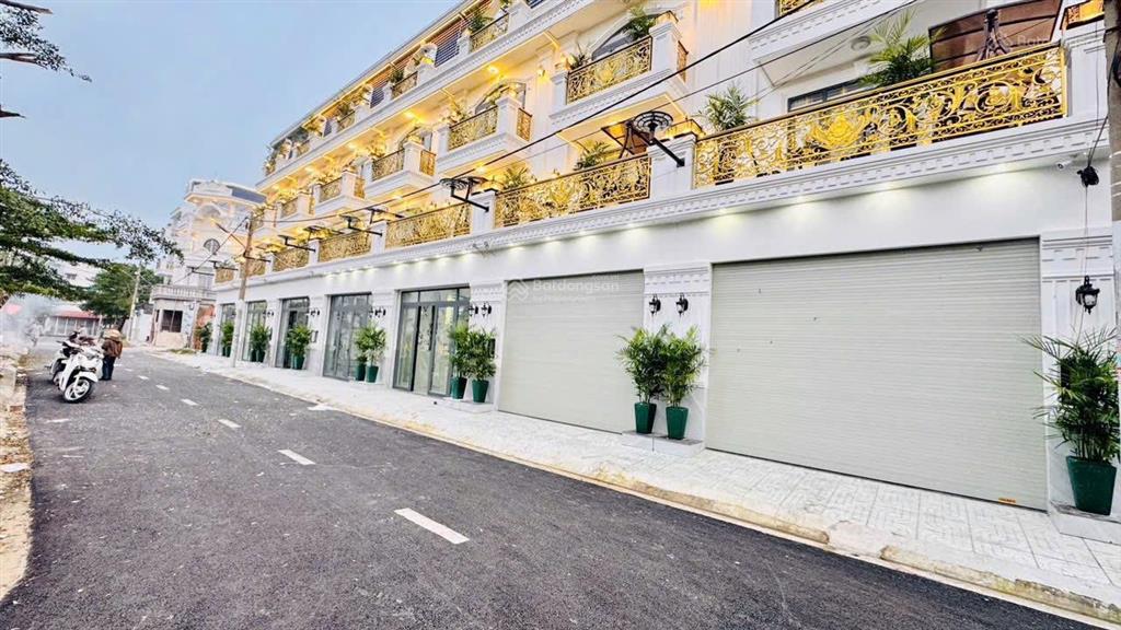 Nhà 4 tầng đẹp từng centimet  thang máy 450kg đường 10m đào tông nguyên 9.8 tỷ