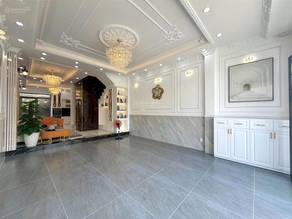 Nhà 4 tầng đẹp từng centimet  thang máy 450kg đường 10m đào tông nguyên 9.8 tỷ