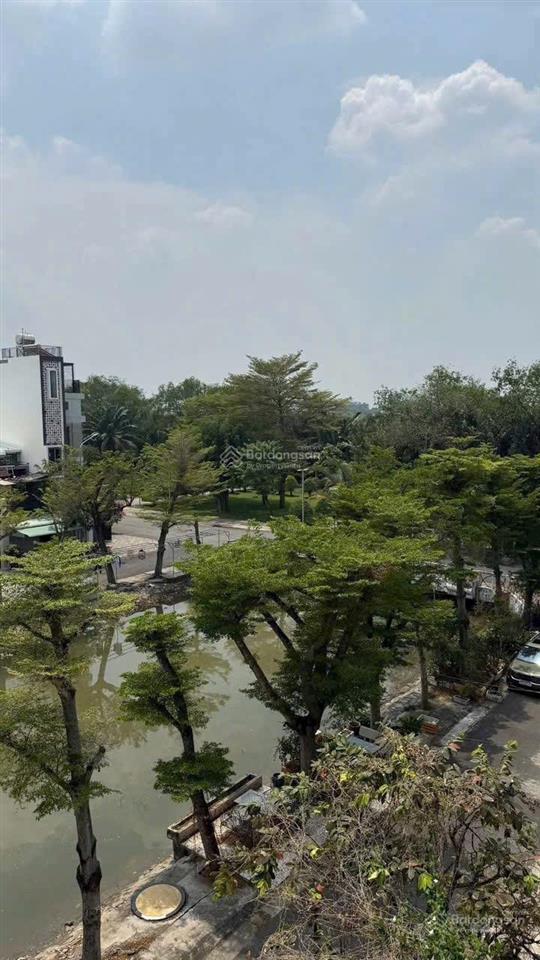 Rẻ hơn thị trường 2 tỷ, 5x18m, 4 tầng, chỉ 9,6 tỷ, nhà mặt phố, view sông kdc phú mỹ, quận 7