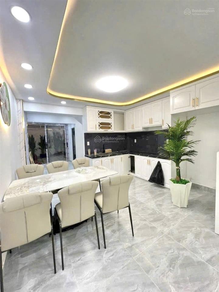 Ngộp ngân hàng bán rẻ, nhà đẹp 3 tầng, giá chỉ 4.35 tỷ, 4x18m