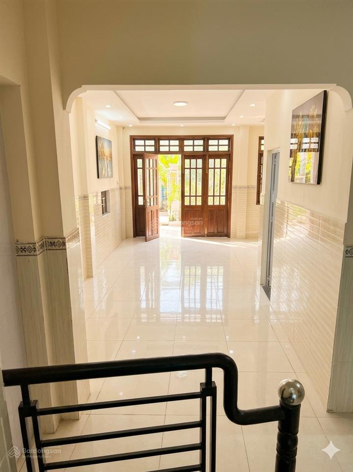 Cực hiếm! nhà quận 7 ngang 7,2m, hxh, 102m2, giá chỉ 7,19 tỷ