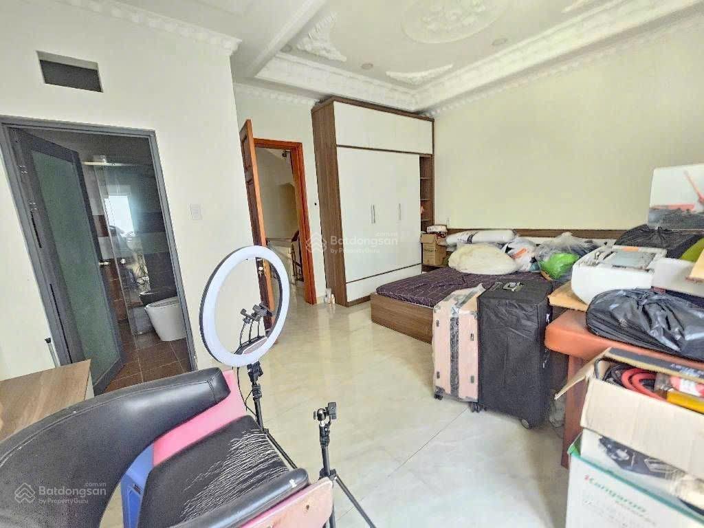 Rẻ hơn thị trường 2 tỷ  chỉ còn 7,4 tỷ. nhà ngộp kdc anh tuấn green riverside, nhà đẹp 4 tầng