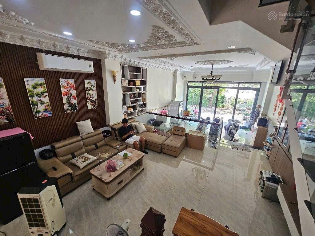 Rẻ hơn thị trường 2 tỷ  chỉ còn 7,4 tỷ. nhà ngộp kdc anh tuấn green riverside, nhà đẹp 4 tầng