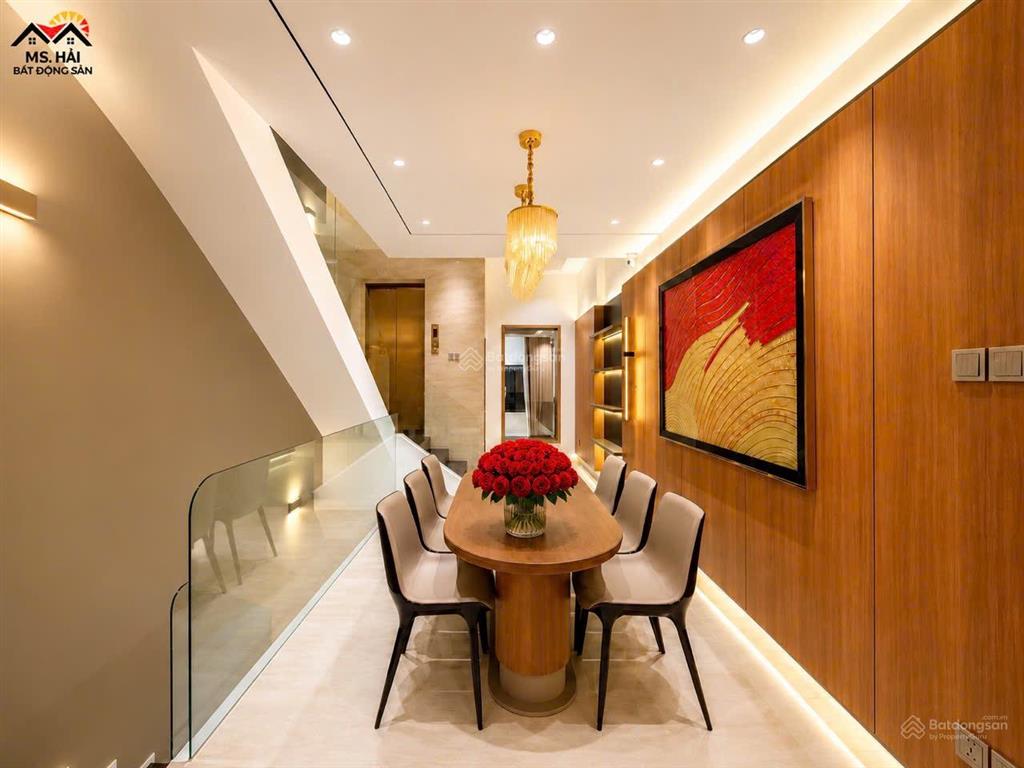 Nhà đẹp 5 tầng phú thuận, có thang máy, 15,8 tỷ, 76m2