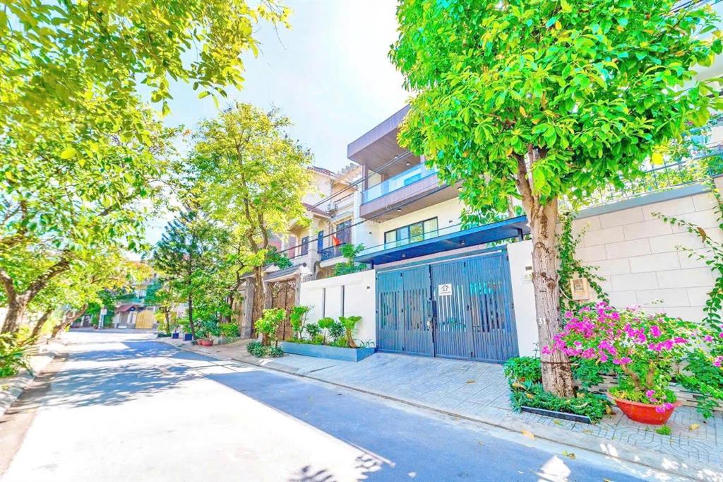 Giảm sâu từ 45 tỷ xuống còn 35 tỷ  biệt thự hồ bơi kdc trung sơn  gần lottemart
