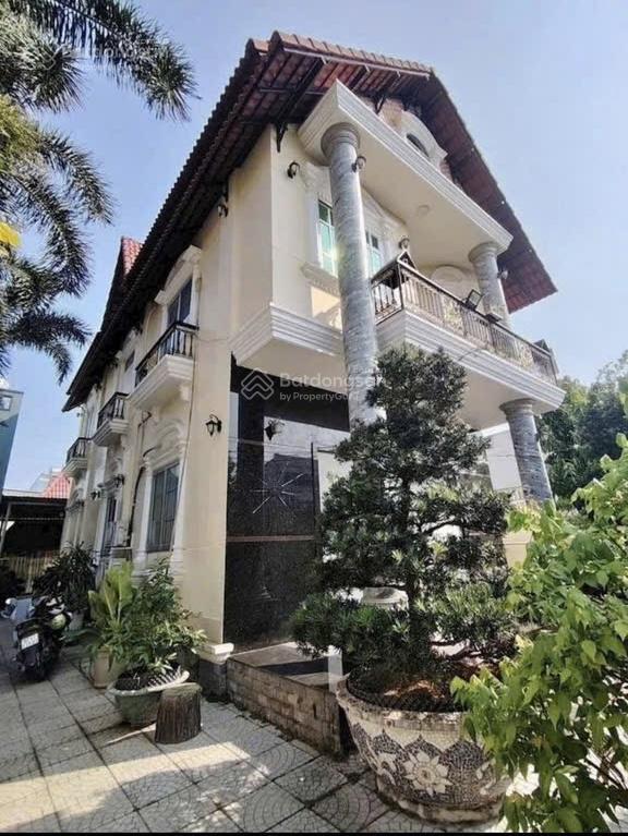 Ngộp bank  biệt thự sân vườn 420m2, giá chỉ 10,5 tỷ