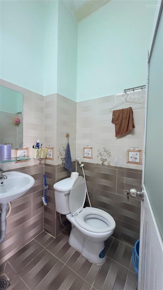 Chỉ 3,99 tỷ, nhà 3 tầng, 4 phòng ngủ, sổ hồng riêng