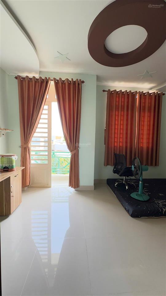 Chỉ 3,99 tỷ, nhà 3 tầng, 4 phòng ngủ, sổ hồng riêng