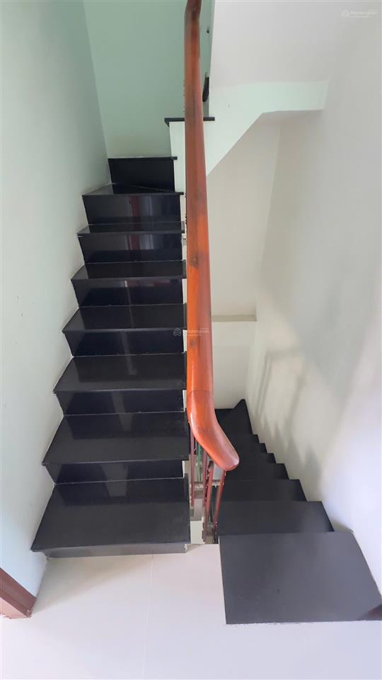 Chỉ 3,99 tỷ, nhà 3 tầng, 4 phòng ngủ, sổ hồng riêng