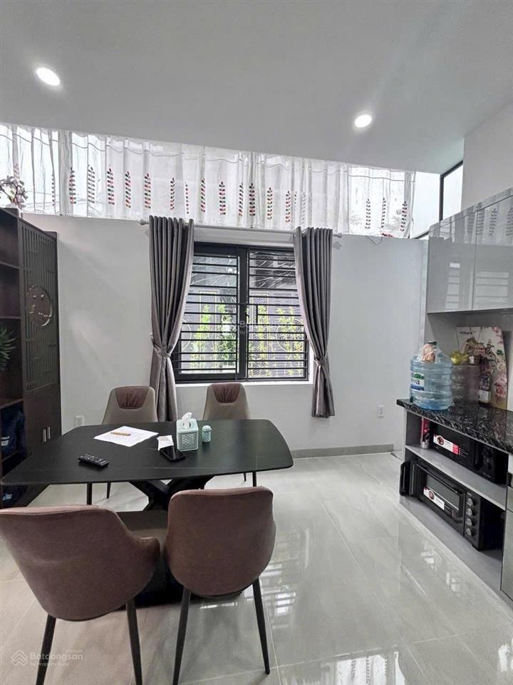 Căn góc 2 mặt tiền  gara ô tô  full nội thất chỉ 7,3 tỷ