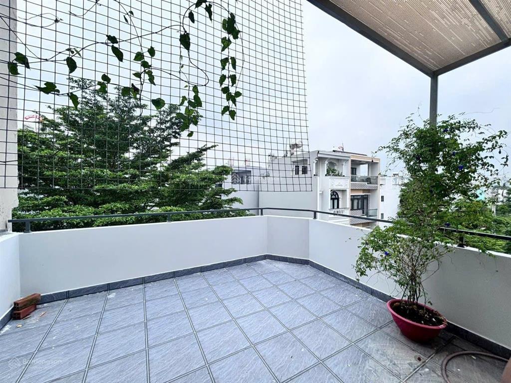 Căn góc 2 mặt tiền  gara ô tô  full nội thất chỉ 7,3 tỷ