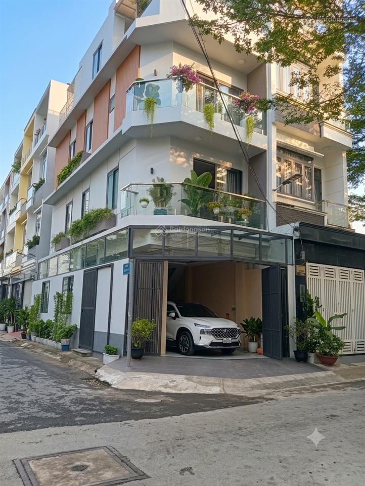 Căn góc 2 mặt tiền  gara ô tô  full nội thất chỉ 7,3 tỷ