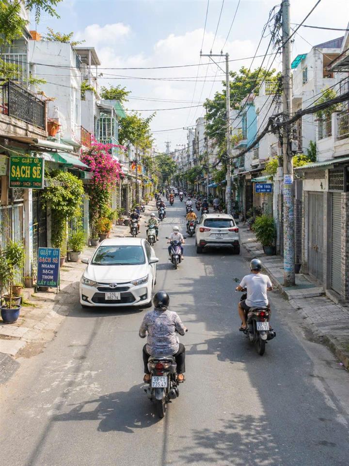 Nhà 3 tầng mặt tiền hxh 1806 huỳnh tấn phát  chỉ 3 tỷ 9  vị trí kinh doanh tốt
