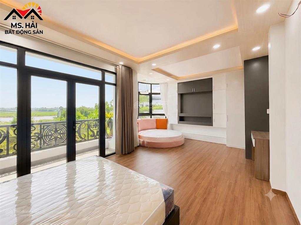Biệt thự có hồ bơi & thang máy, chỉ 9,69 tỷ