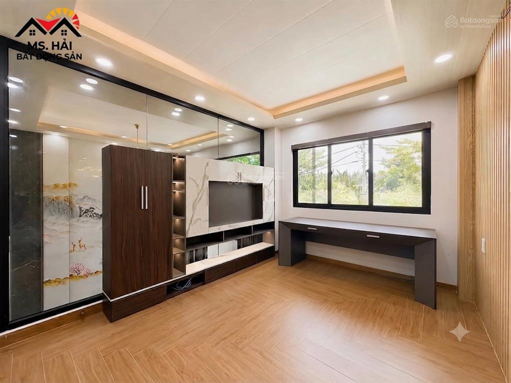 Biệt thự có hồ bơi & thang máy, chỉ 9,69 tỷ