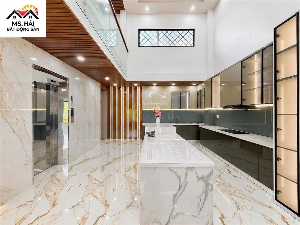 Biệt thự có hồ bơi & thang máy, chỉ 9,69 tỷ
