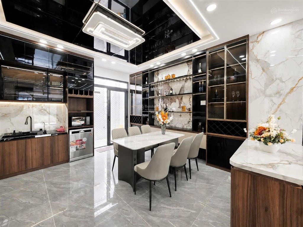 Nhà đẹp đào tông nguyên, gara ô tô, full nội thất
