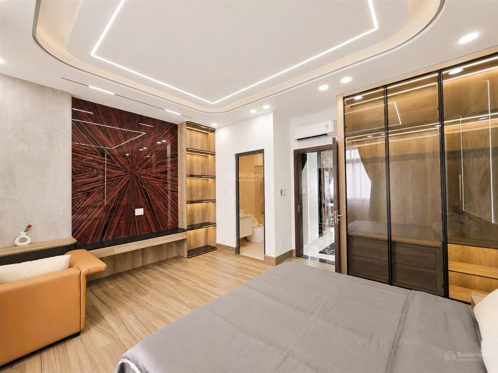 Nhà đẹp đào tông nguyên, gara ô tô, full nội thất