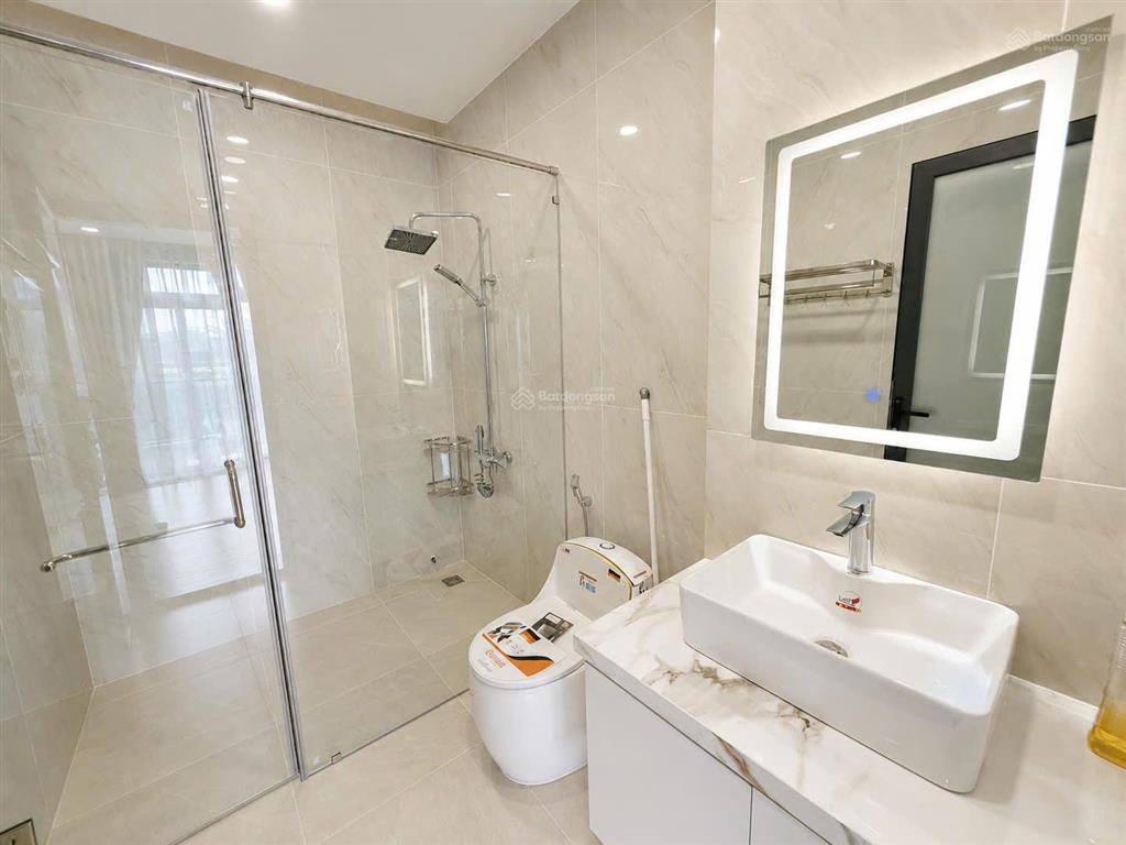 Nhà đẹp đào tông nguyên, gara ô tô, full nội thất