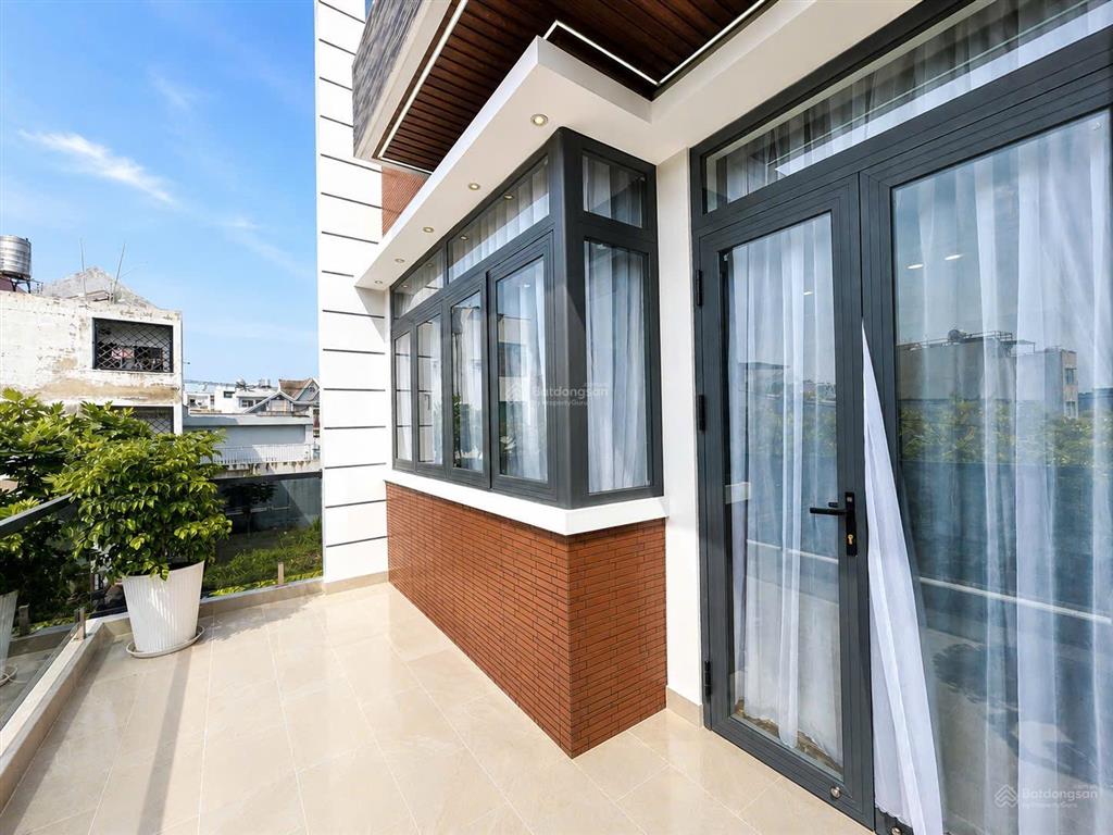 Nhà đẹp đào tông nguyên, gara ô tô, full nội thất