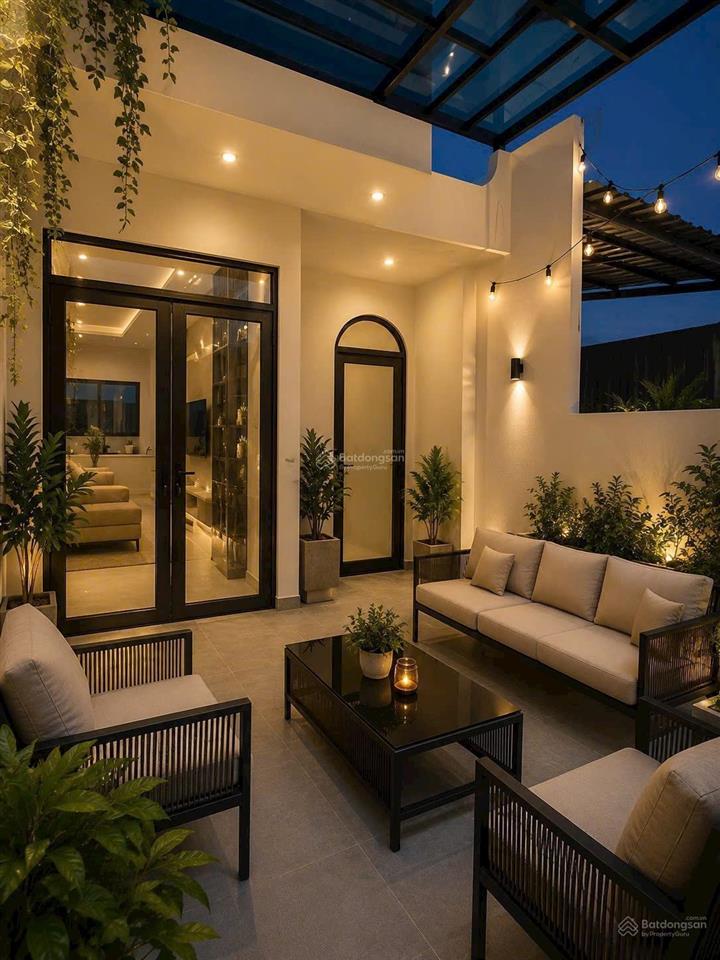 Chỉ 5,8 tỷ, nhà đẹp 2 tầng, 4x16m, quận 7