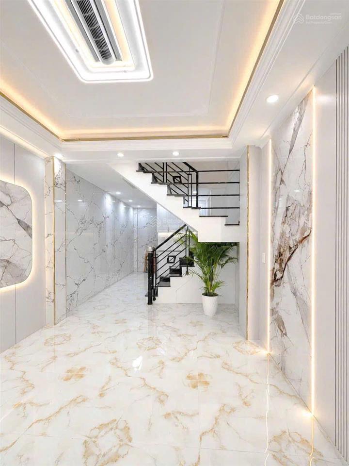 Chỉ 4,68 tỷ, 4 phòng ngủ, nhà bùi văn ba, quận 7