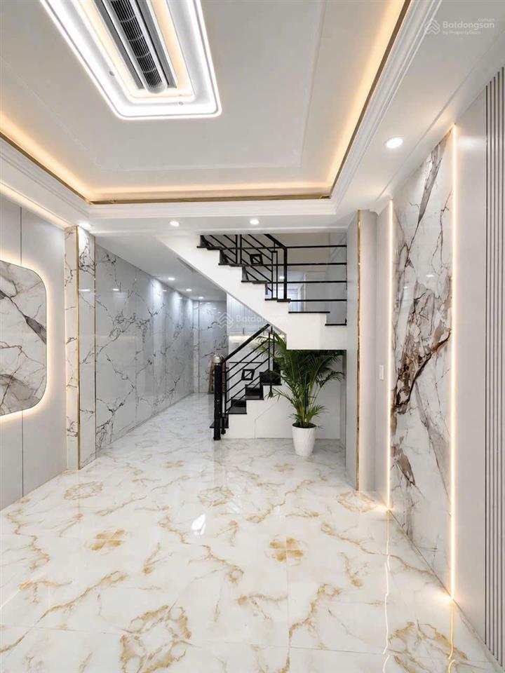 Chỉ 4,68 tỷ, 4 phòng ngủ, nhà bùi văn ba, quận 7