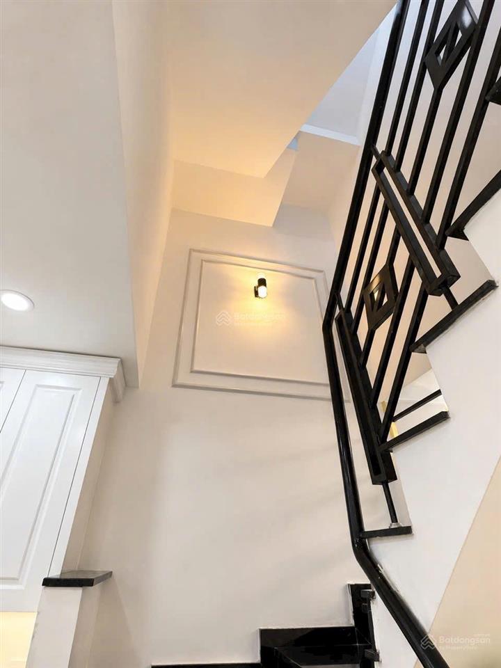 Chỉ 4,68 tỷ, 4 phòng ngủ, nhà bùi văn ba, quận 7