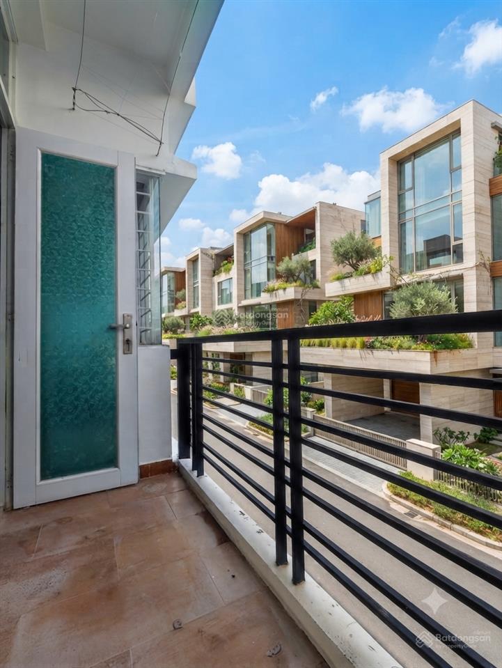 Cực rẻ, nhà 3 tầng hxh dương cát lợi, giá 5,5 tỷ, đang cho thuê 20 triệu/tháng