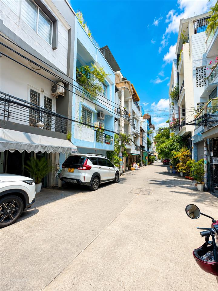 Cực rẻ, nhà 3 tầng hxh dương cát lợi, giá 5,5 tỷ, đang cho thuê 20 triệu/tháng