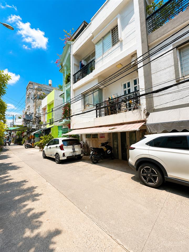 Cực rẻ, nhà 3 tầng hxh dương cát lợi, giá 5,5 tỷ, đang cho thuê 20 triệu/tháng