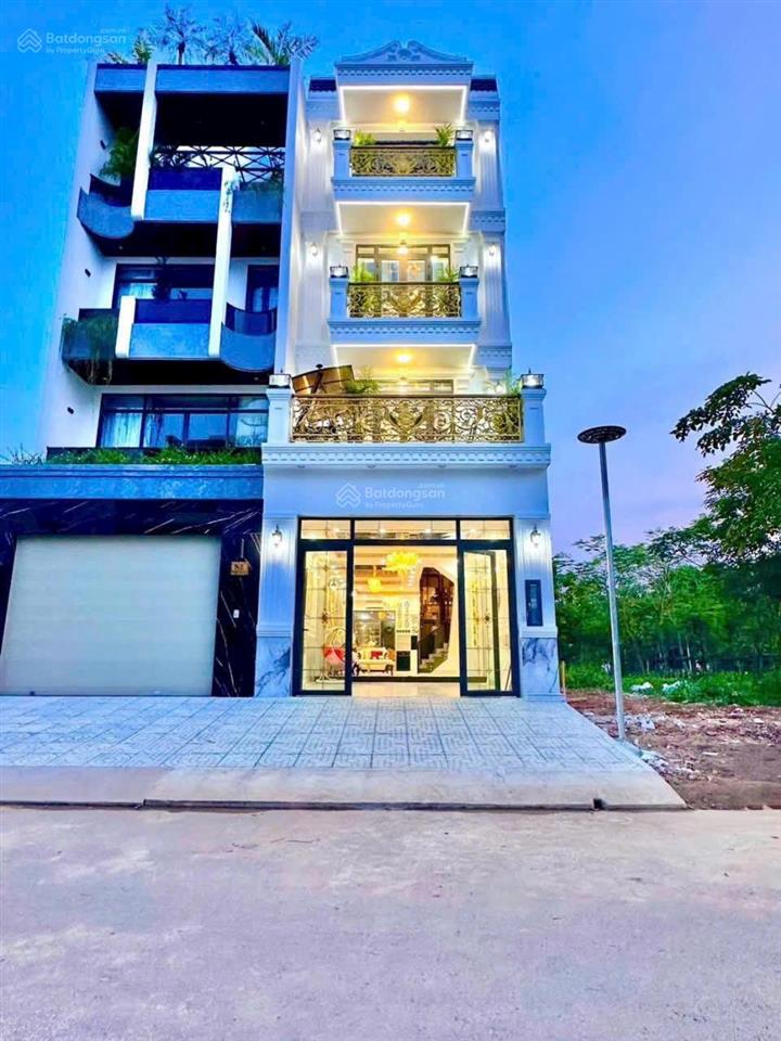 Giảm mạnh 2 tỷ, nhà đẹp thang máy, giáp phú mỹ hưng, chỉ còn 16,9 tỷ