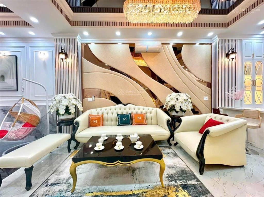 Giảm mạnh 2 tỷ, nhà đẹp thang máy, giáp phú mỹ hưng, chỉ còn 16,9 tỷ