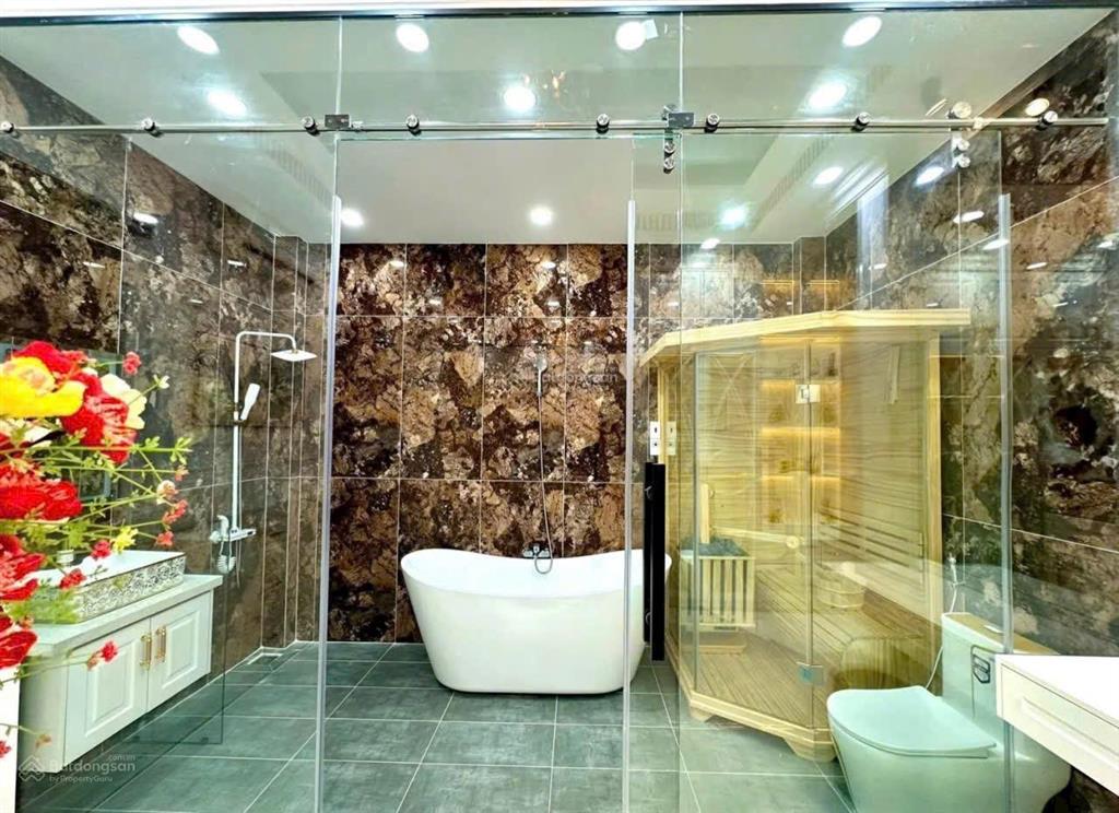 Giảm mạnh 2 tỷ, nhà đẹp thang máy, giáp phú mỹ hưng, chỉ còn 16,9 tỷ