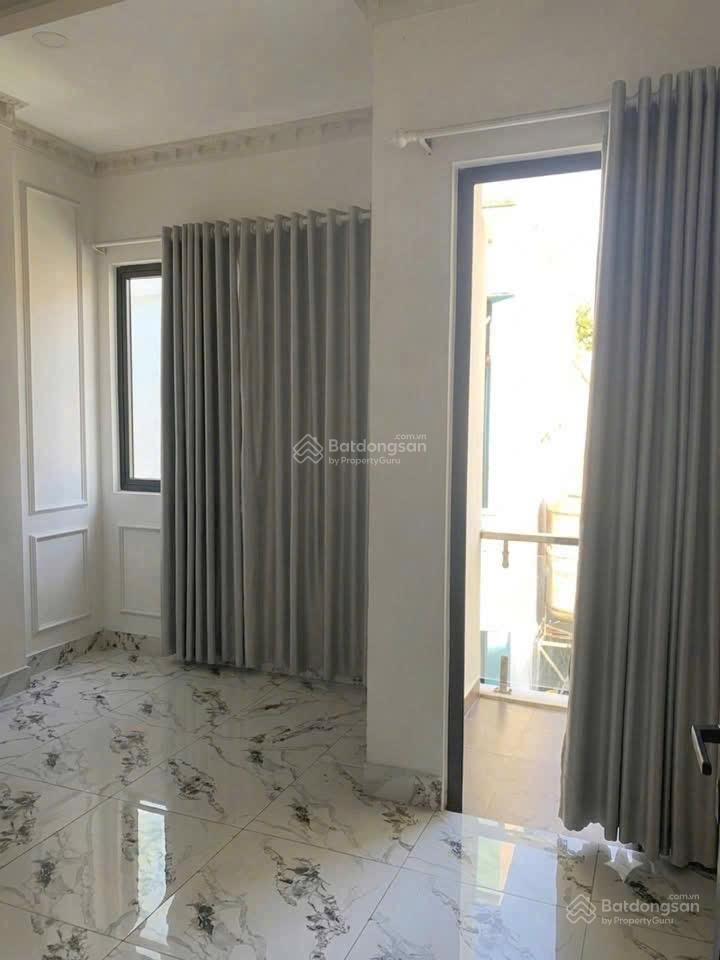 Chỉ 4,53 tỷ, nhà 3 tầng, giáp quận 7, cách q. 7 chỉ 400m