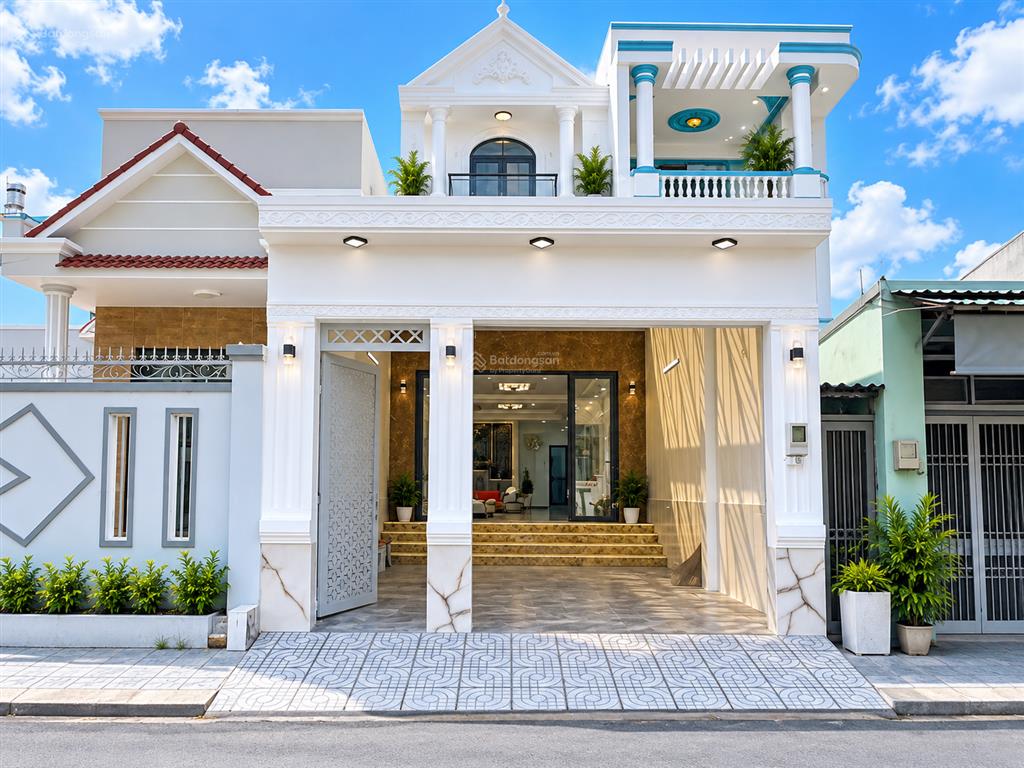 Nhà mặt tiền đào tông nguyên, 5x23, giá 10,9 tỷ. nhà đẹp 3 tầng đầy đủ nội thất