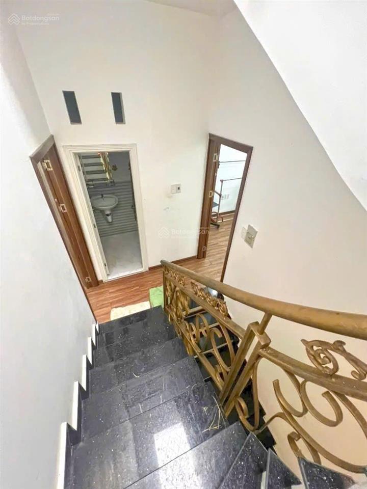 Quận 7. nhà đẹp 5x10, 3 tầng, giá chỉ hơn 5 tỷ