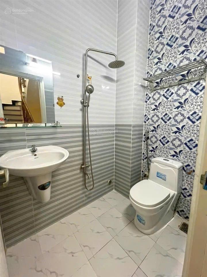 Quận 7. nhà đẹp 5x10, 3 tầng, giá chỉ hơn 5 tỷ