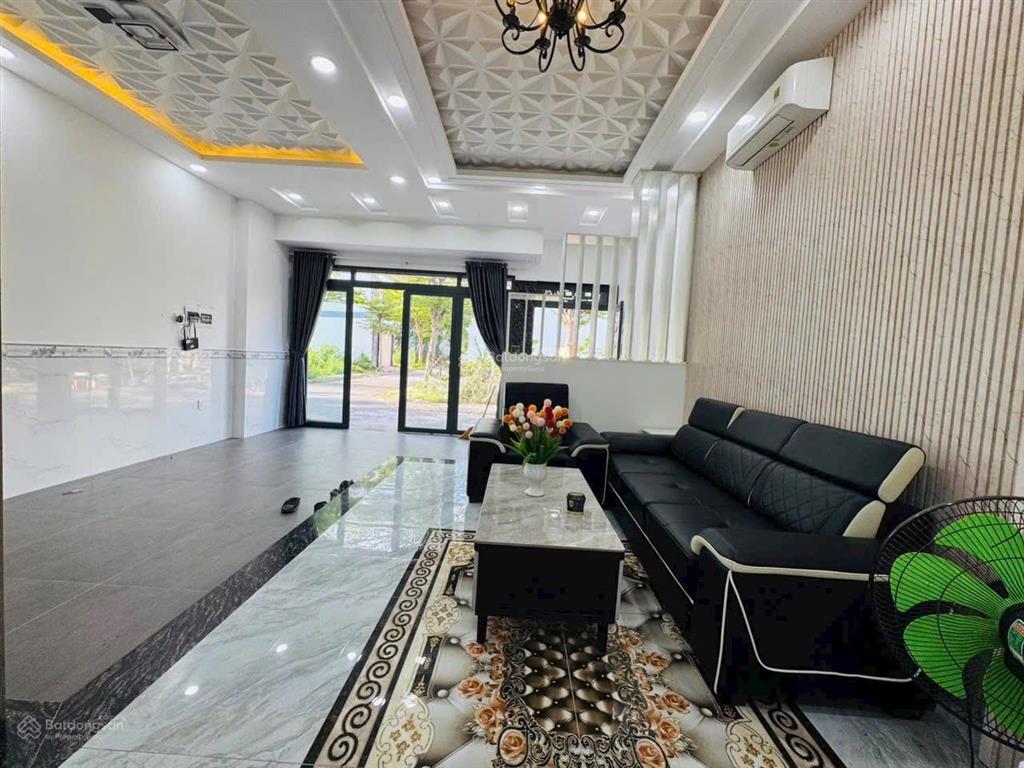 Giảm giá mạnh, nhà phố đẹp huỳnh tấn phát, giá chỉ còn 6,8 tỷ