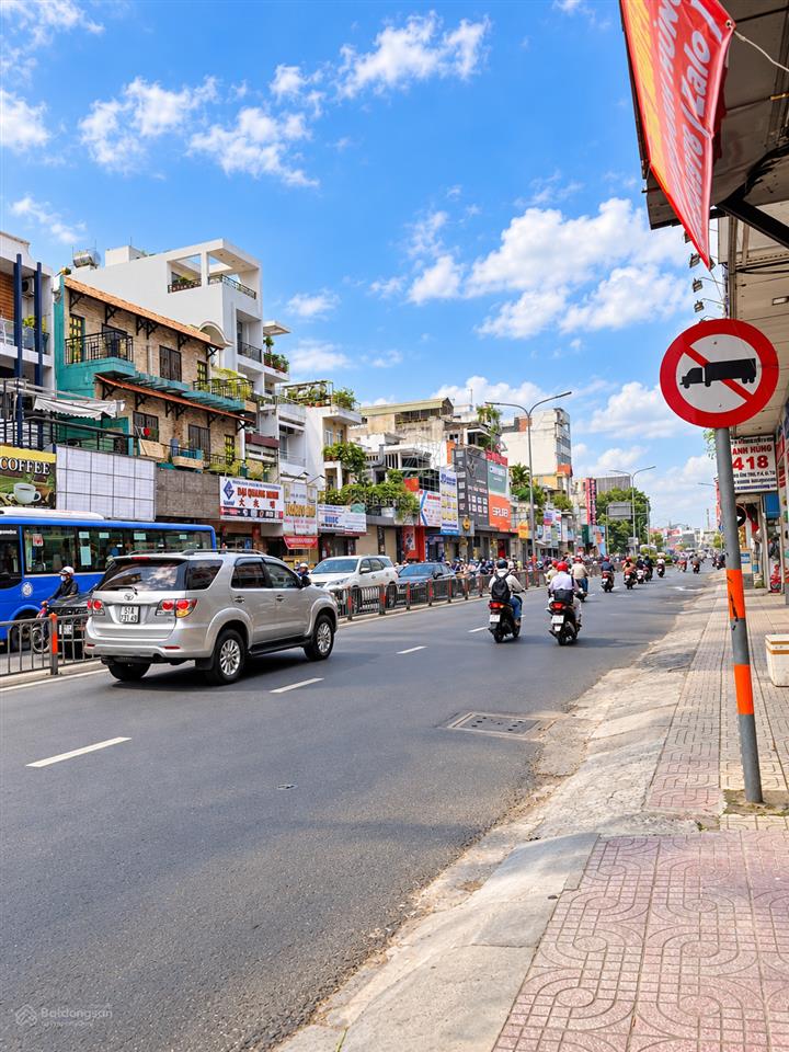 Nhà mặt tiền 527 hoàng văn thụ  giá 14 tỷ  vị trí gần sân bay tân sơn nhất!