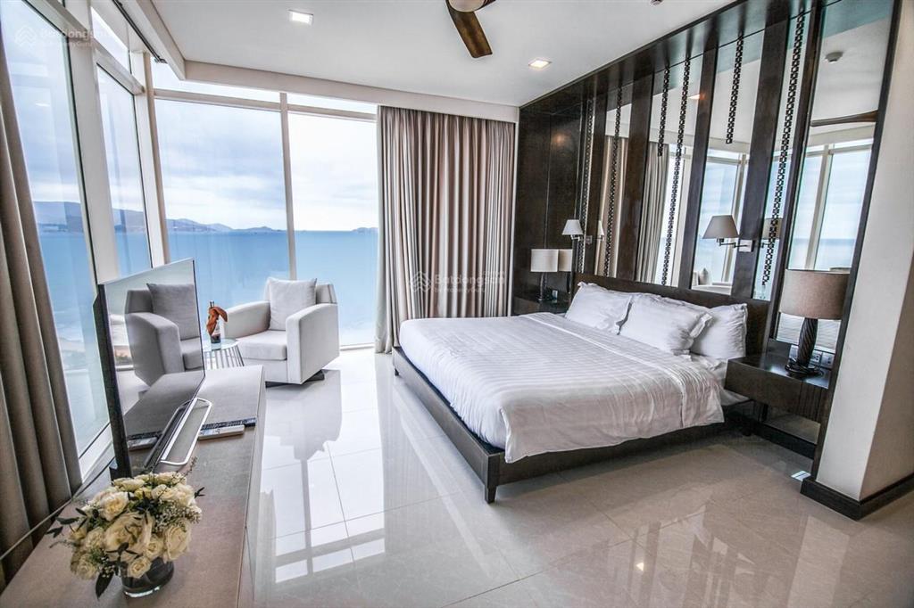 Bán căn hộ vip 3pn trọn mặt tiền biển tại the costa nha trang, giá 35 tỷ, nội thất sang trọng