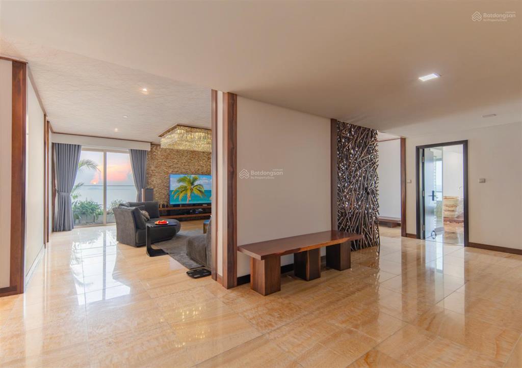 Cho thuê căn hộ vip 4 phòng ngủ  the costa nha trang (for rent)