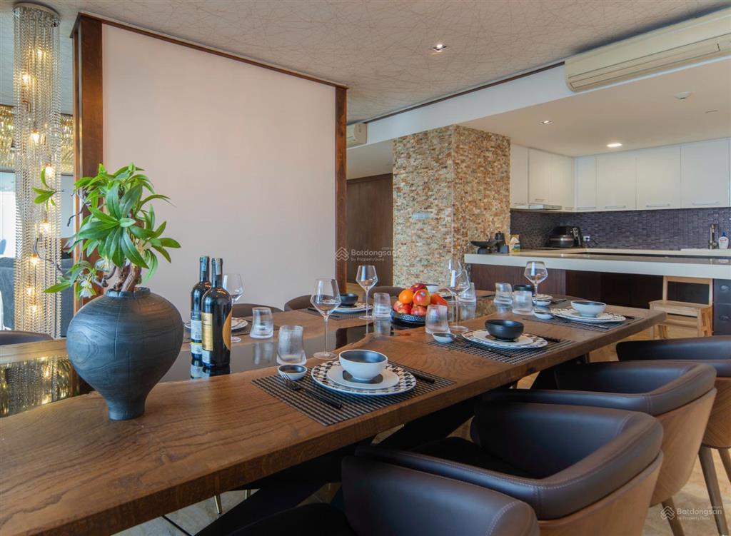 Cho thuê căn hộ vip 4 phòng ngủ  the costa nha trang (for rent)