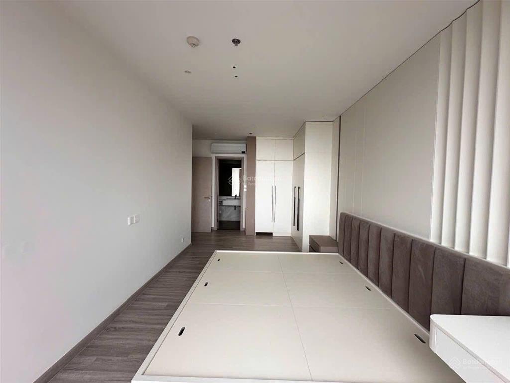 Gia đình có căn 3 ngủ sân vườn tòa sky forest đã nội thất liền tường bán
