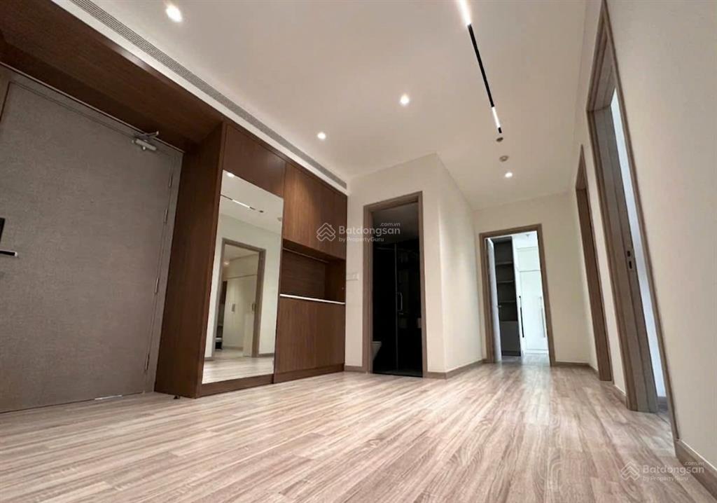 Gia đình có căn 3 ngủ sân vườn tòa sky forest đã nội thất liền tường bán