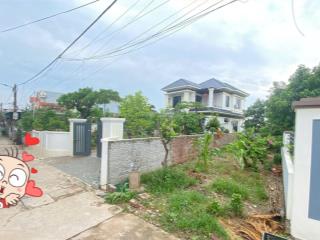Đất phi liệt văn giang  thoáng đẹp  ngay đường 13m sdt 0918 114 ***