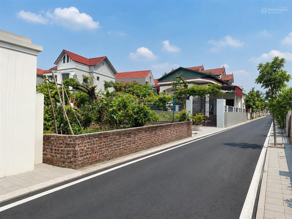 Đất phi liệt văn giang  thoáng đẹp  ngay đường 13m sdt 0918 114 ***