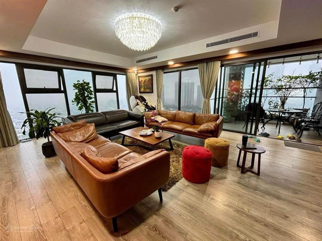 Căn 158m2 lake 2 view hồ thiên nga  sẵn dòng tiền. giá 1x tỷ bp.  0918 114 ***