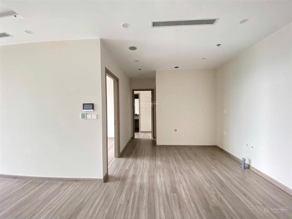 Chính chủ bán căn 2pn sky forest view đảo hồ thiên nga. bếp rộng. sdt 0918 114 ***