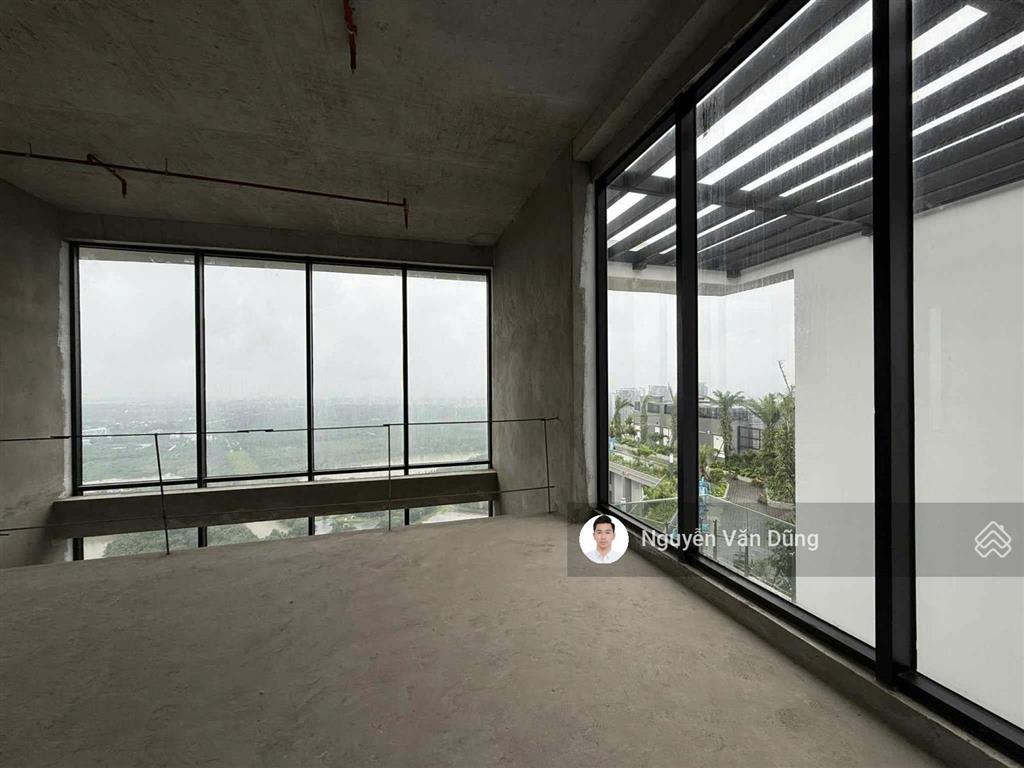Sky villas trần cao 8m view btđ có bể bơi view sân vườn vài trăm m2. pkd 0918 114 ***